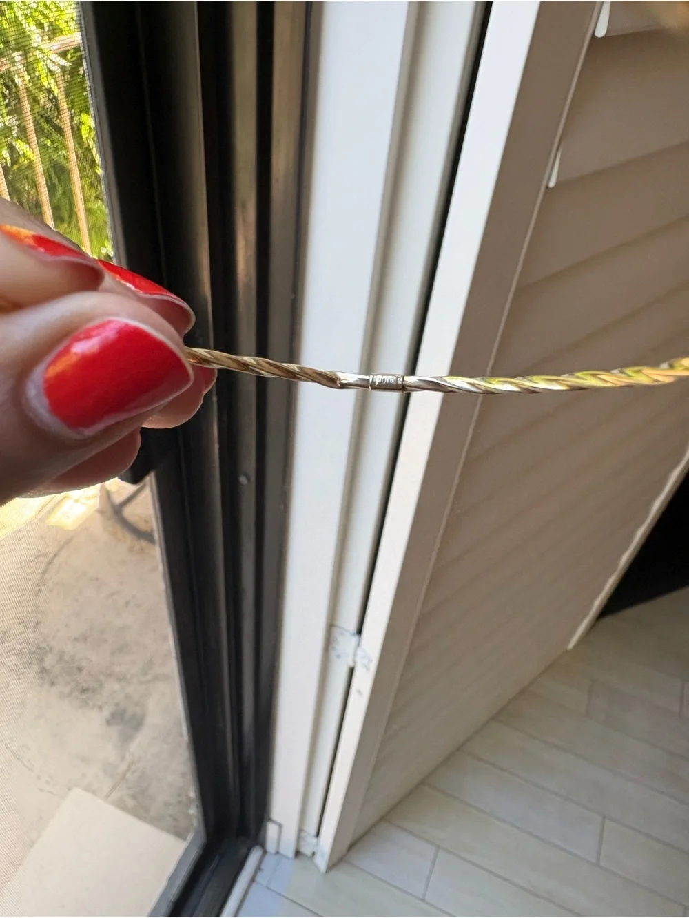 10K yellow gold twisted bangle - Picture 3 of 4
